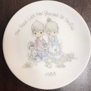 1988 precious Moments plate with puppies